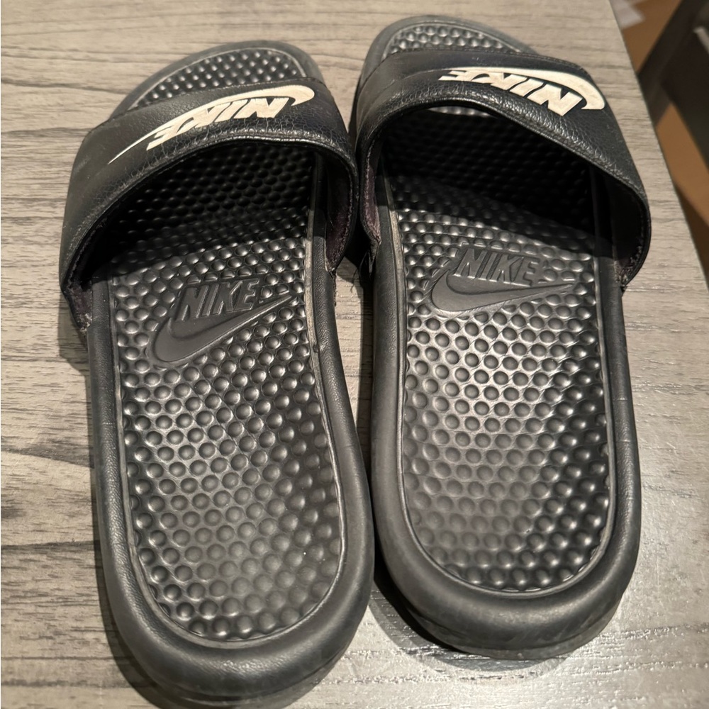 Nike BENASSI JDI - Men’s Slides - Size 8.5 9